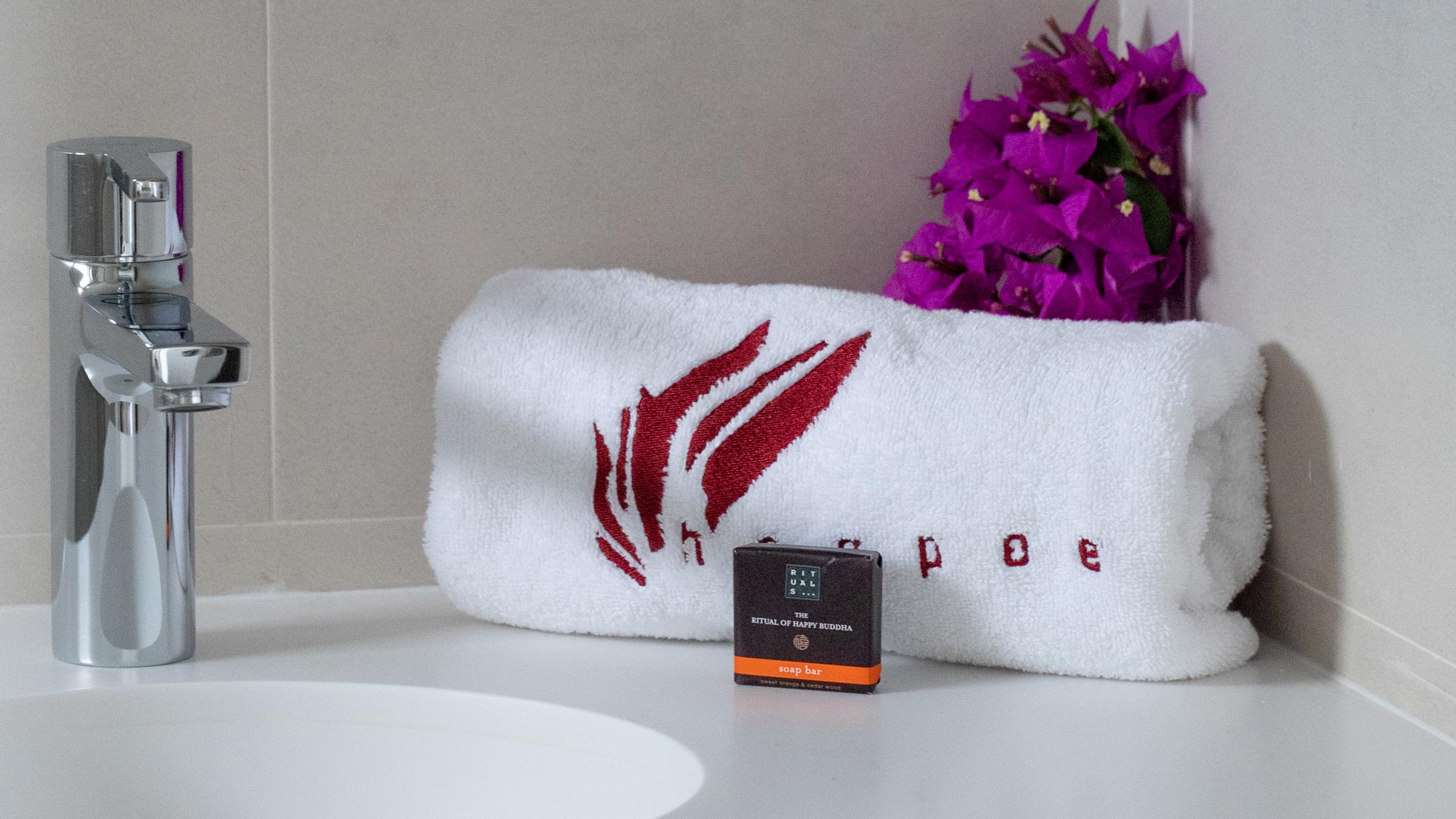 hoopoe-villas-lanzarote-spain-towel-soap